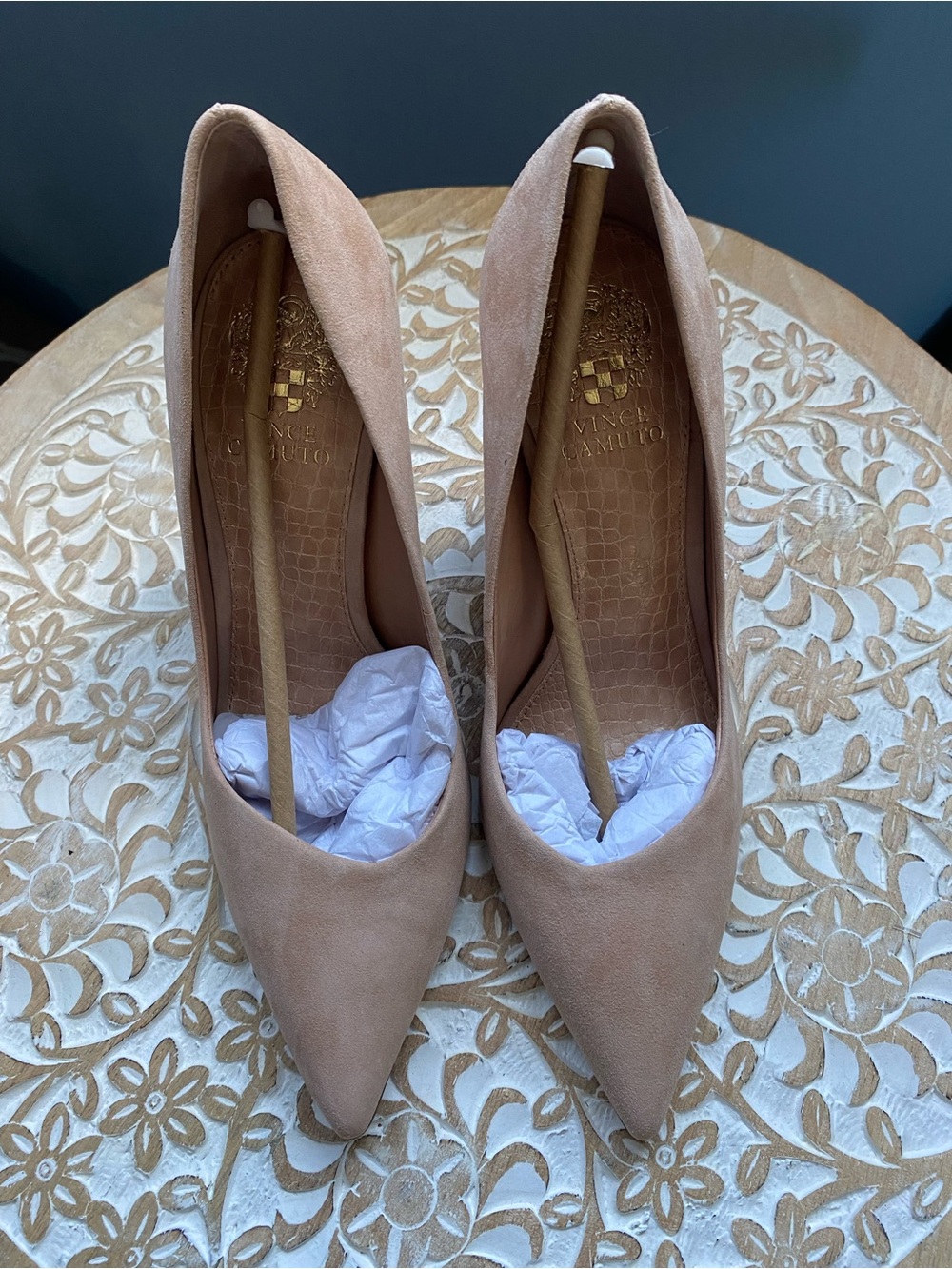 NWT Vince Camuto Women's Pointed Toe Block Heel Pumps in Blush - Picture 2 of 4